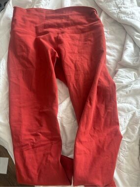 Lululemon leggings red